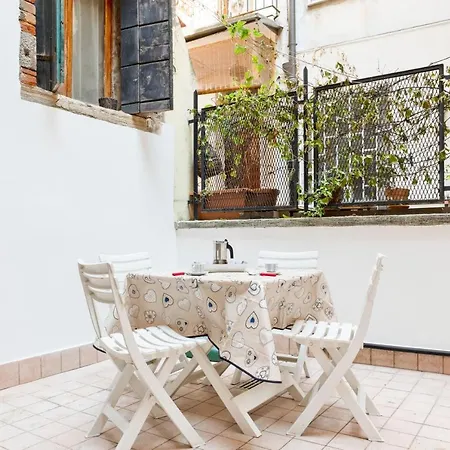 Sant'alvise Romantic Apartment *