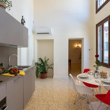 Apartment Ca' Longo Palace Damasco Venedig