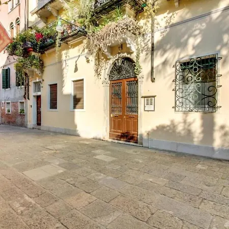 San Vio Dorsoduro Academia By Halldis Apartment Venice