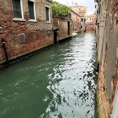 Ca' Dell'ombra Felice - Canal View Apartment *