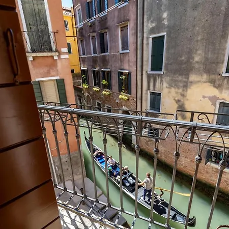 Querini Suite-balcony On Canal, Close To San Marco Apartment