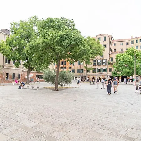Ca' Leoncino - Canal Front Venice