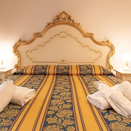 Ca' Leoncino - Canal Front Apartment