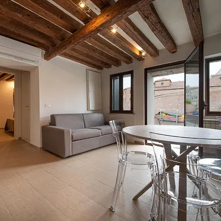 Ca' Leoncino - Canal Front Apartment