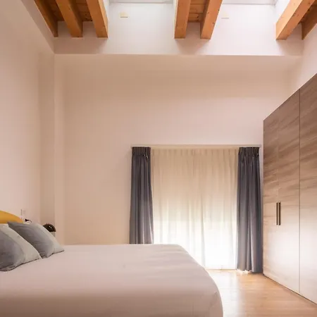 Mazzoni R&r Apartment Venice