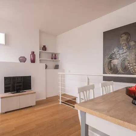 Mazzoni R&r Apartment