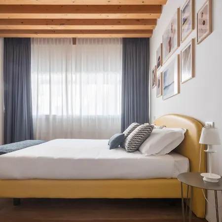 Mazzoni R&r Apartment Venice