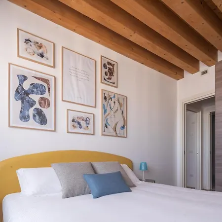 Mazzoni R&r * Venice