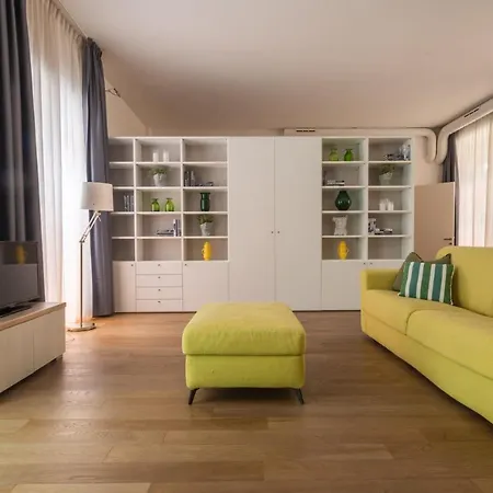 Mazzoni R&r Apartment Venice