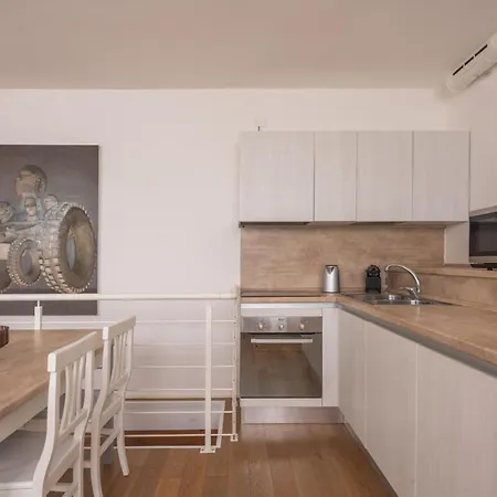 Mazzoni R&r Apartment Venice