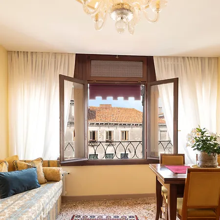 Palazzo Schiavoni Residenza D'epoca & Suite-apartments Guest house 3*