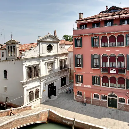 Palazzo Schiavoni Residenza D'epoca & Suite-apartments Venice