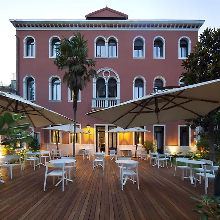 Отель Palazzo Barocci 4*