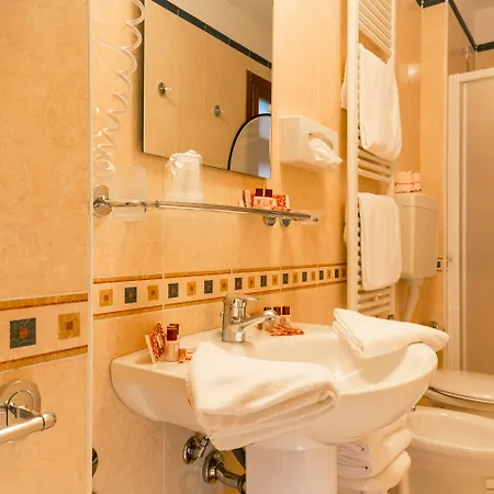 Pensión Palazzo Guardi 3*