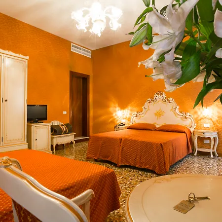 Palazzo Guardi Pensión 3*