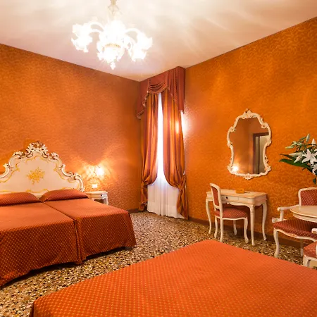 Palazzo Guardi 3*