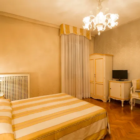 Palazzo Guardi 3*