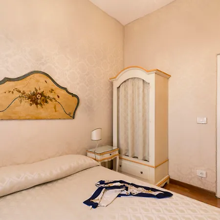 Palazzo Guardi Pensión 3*