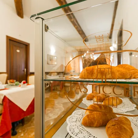 Palazzo Guardi 3* Venedig