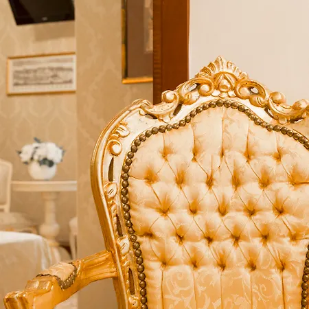 Pensionat Palazzo Guardi 3*
