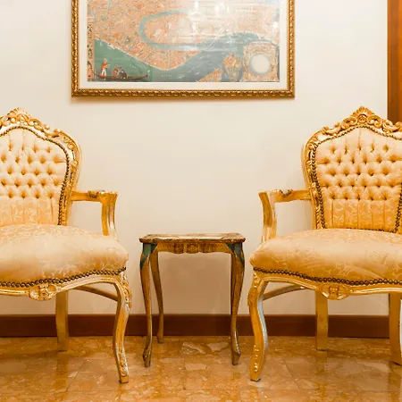Pensión Palazzo Guardi 3*