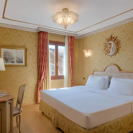 Nh Santa Lucia البندقية