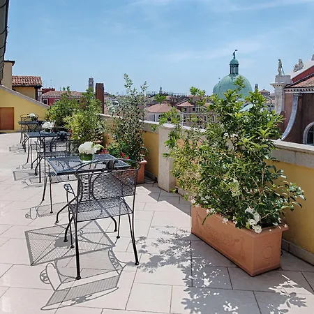 Nh Santa Lucia البندقية