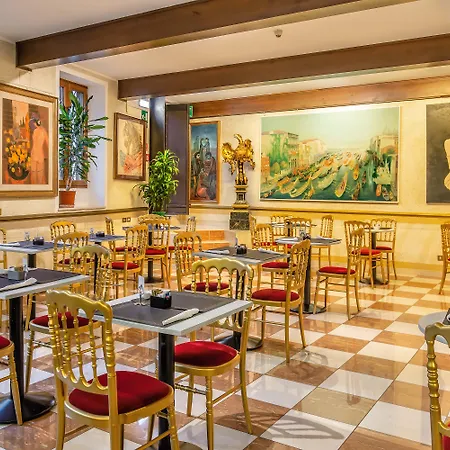 La Fenice Et Des Artistes Hotel