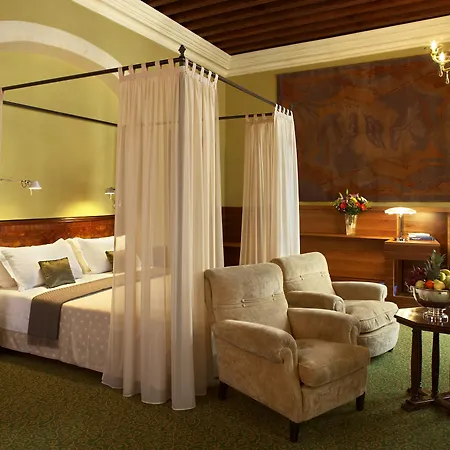 Hotel Saturnia & International 4*