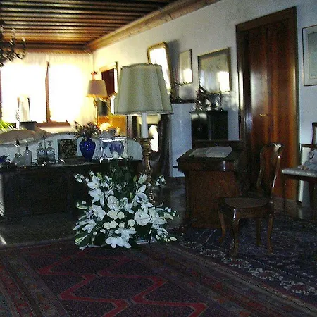 At A Palazzo Bed & Breakfast