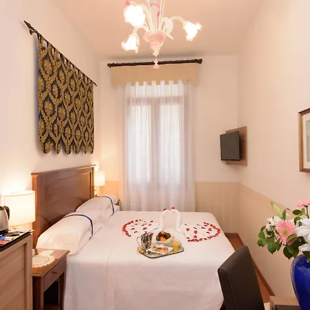 Unahotels Ala Venezia-adults 16 3* Venice
