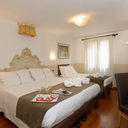 Unahotels Ala Venezia-adults 16 3* Venice