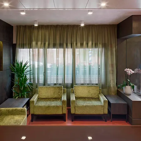 American-dinesen Hotell 4*