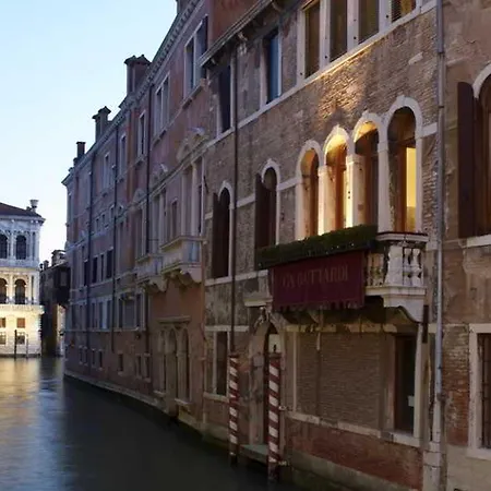 Ca' Gottardi Bed & Breakfast 3*
