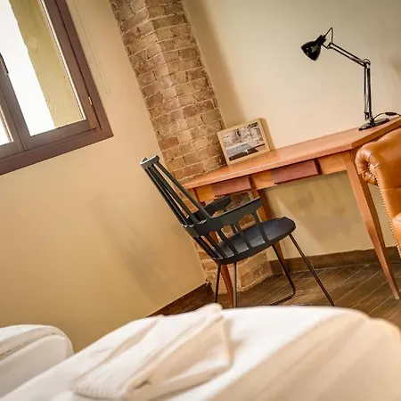 Hostal Generator *
