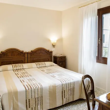 Hotel Agli Alboretti 3*