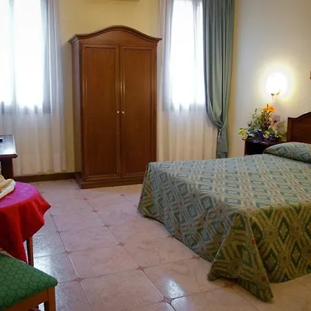 Florida Hotel 2*