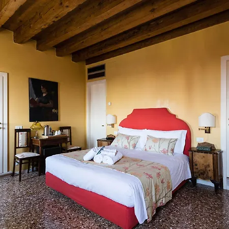 Ai Santi Apostoli Hotel 3*