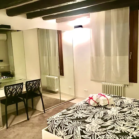 Fortuny Bed and Breakfast