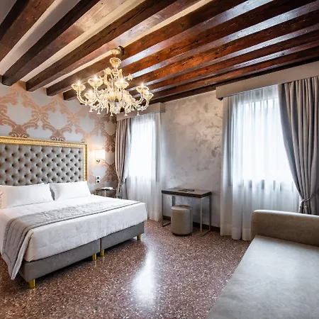 Hotel Palazzo San Lorenzo 4*