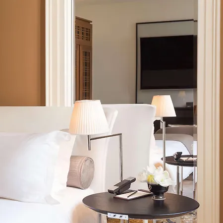 Aman Hotel 5*