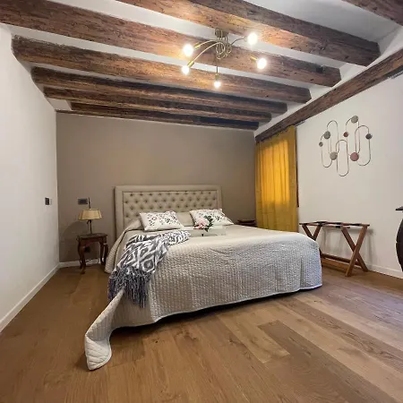 Apartment Ca' Ai Sospiri *
