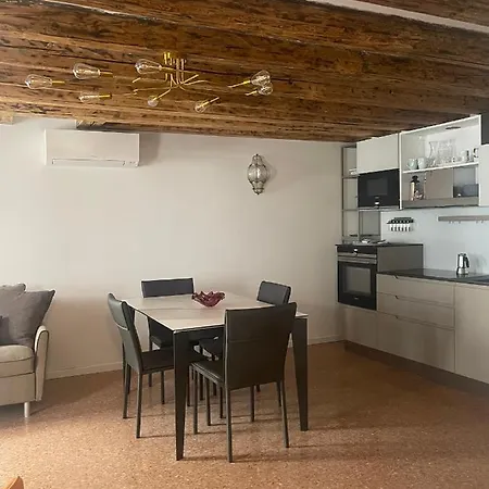 Ca' Ai Sospiri Apartment