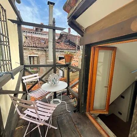 Ca' Ai Sospiri * Venice