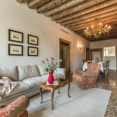 Palazzina Canal Apartment Venice