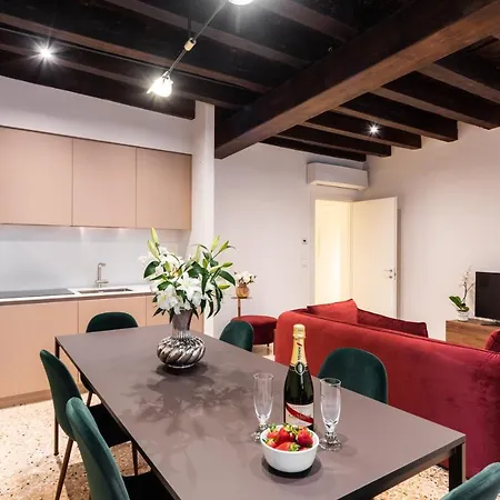 Apartament Palazzo Miracoli Wenecja