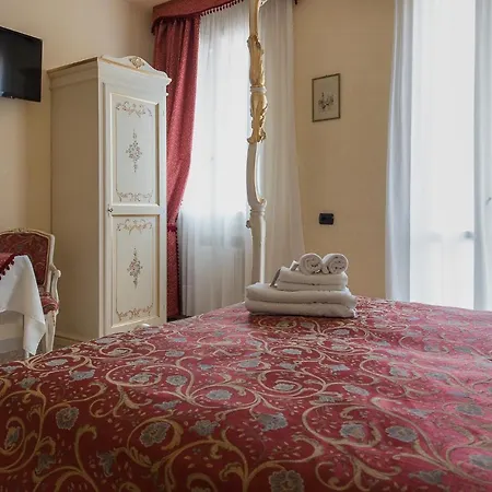 Guest house Venice Inn *