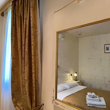 Venice Inn *