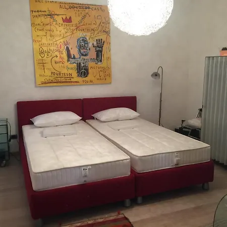 Ghetto Modern Apt For 4, Venice Apartment Venice