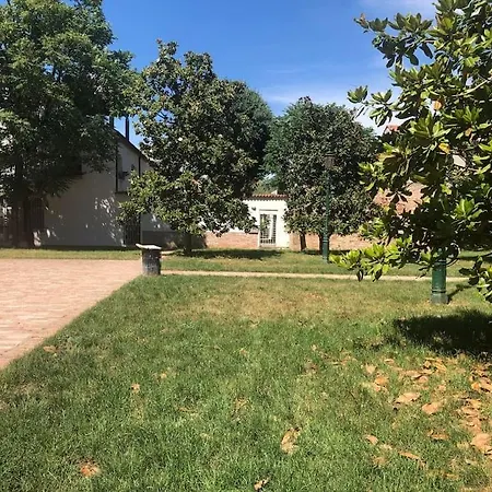Magnolia Apartment, Easy For Family Daire Venedik